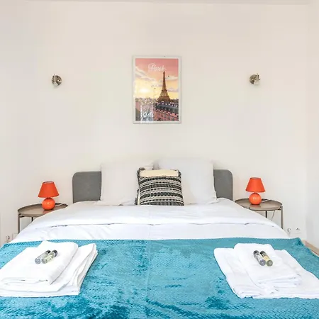 Charming House With Terrasse - 5 Guests パリ